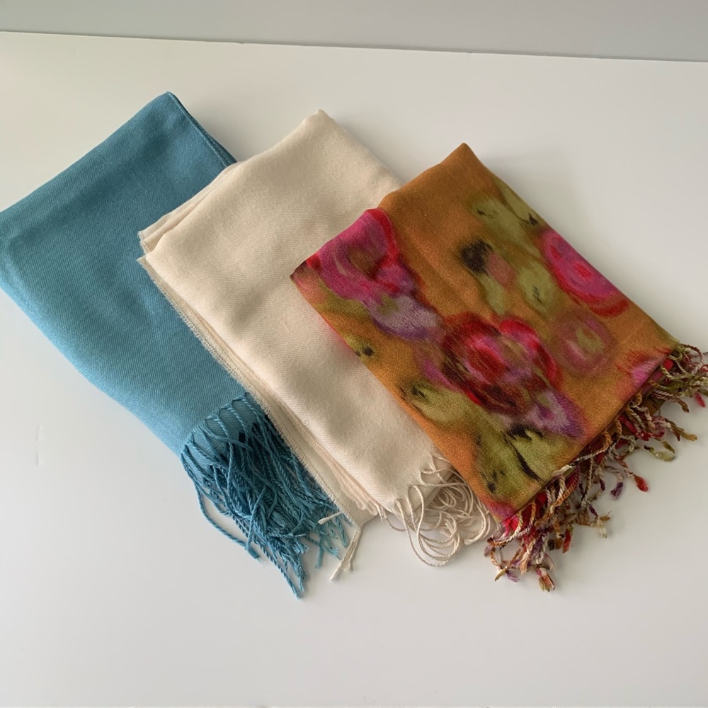 Bundle of 2 large scarves
